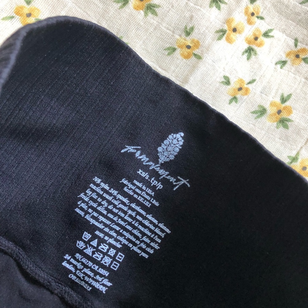 Free People Movement high-rise 7/8 length Good Karma Leggings (black) - Picture 4 of 9